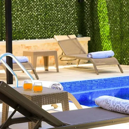 Willa Serene W Private Pool And Bbq In